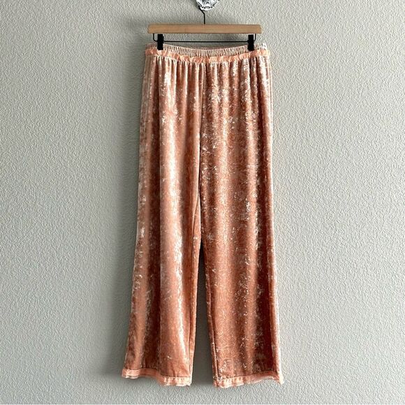 Forever 21 Pants - Crushed Velvet Pants Pink Pull On Ruffle Stretchy Forever 21 Women’s Size Large